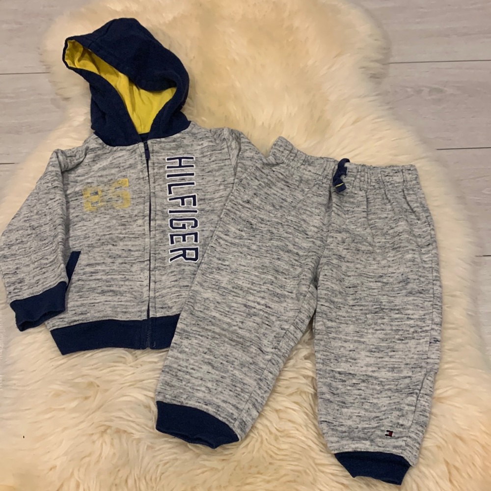 Tommy Hilfiger Gray/Blue/Yellow Zipper Hoodie and Sweatpants size 18M